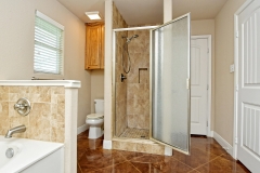020_Master-Bathroom-3